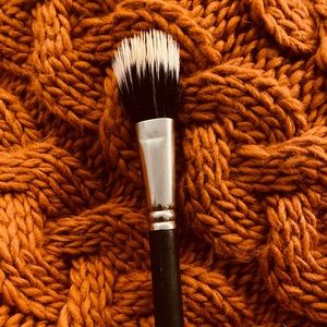 MAC 159 Dual Fibre Face Brush foundation powder highlight contour concealer